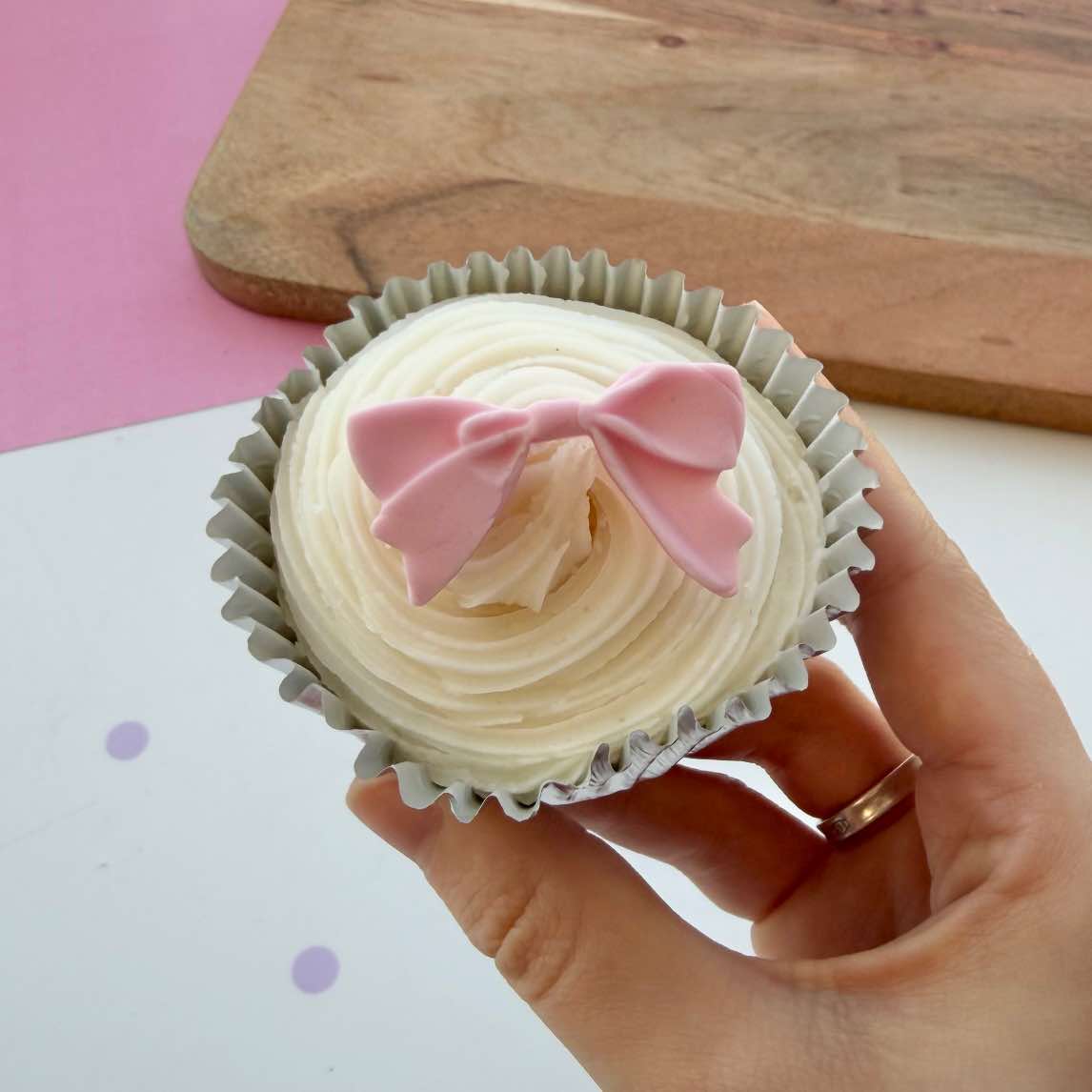 Bow Cupcakes