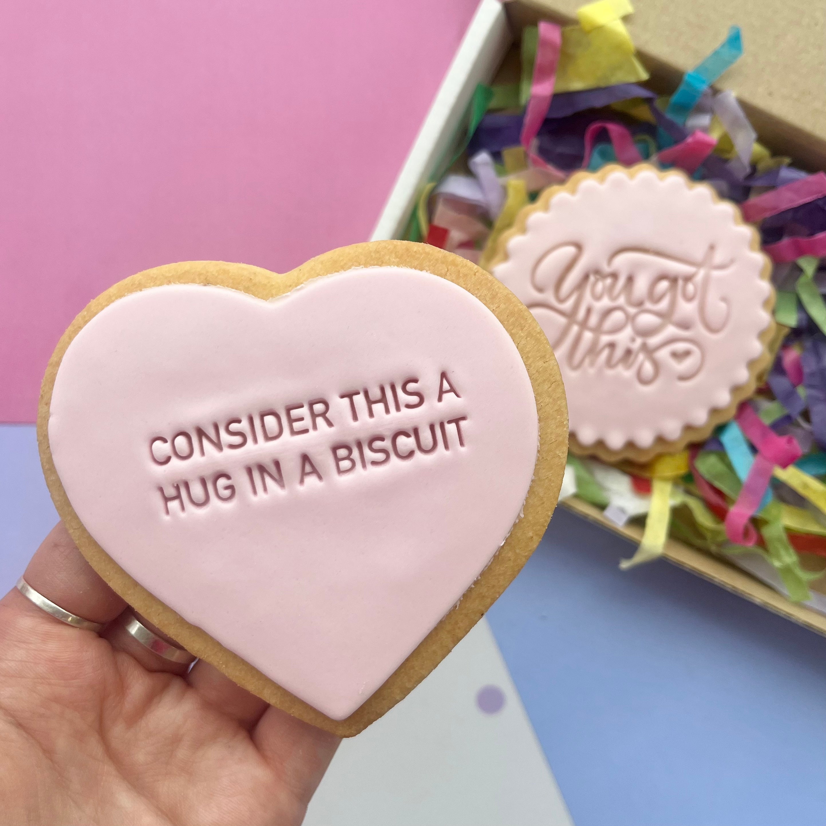 Hug in a biscuit – Gardners Cakes